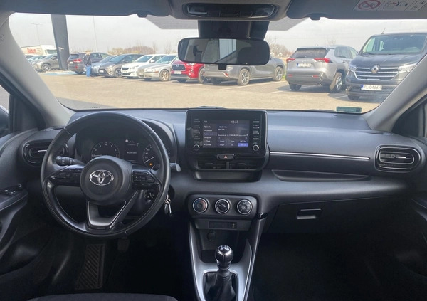 Toyota Yaris cena 68900 przebieg: 66604, rok produkcji 2022 z Raszków małe 232